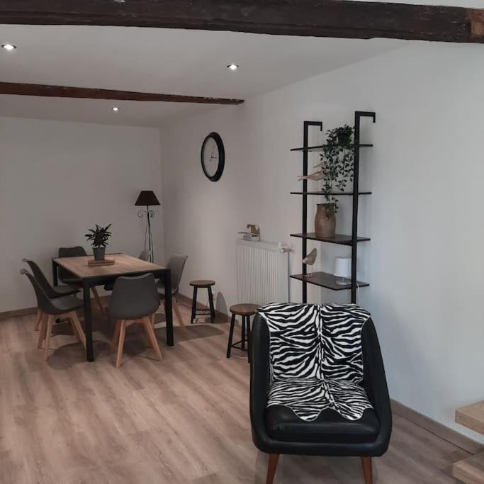 Maison De Ville Vic-le-Comte المظهر الخارجي الصورة